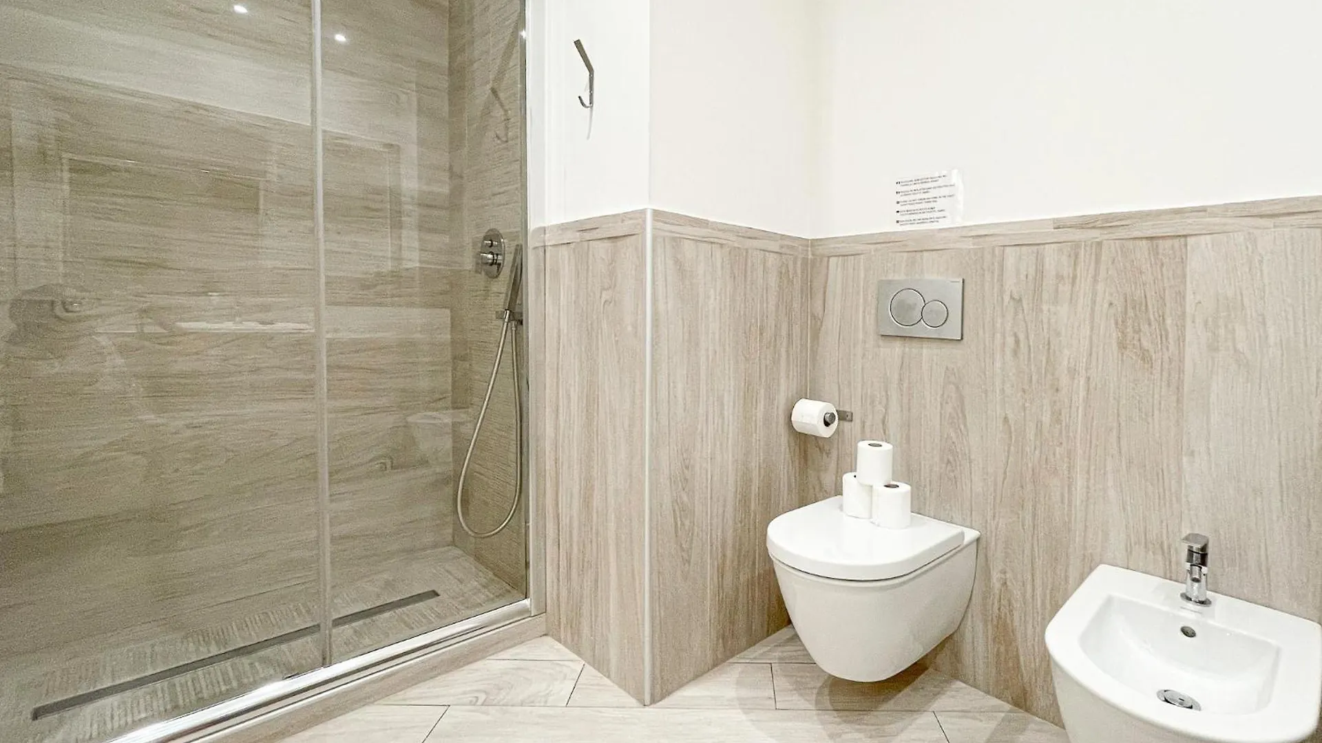 Tony Allard By Winsome Destination 2E Cannes Apartment